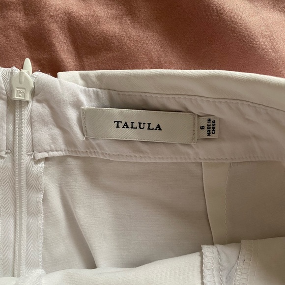Talula Aritzia Berklee Skort (Vintage) IN WHITE - Picture 6 of 6